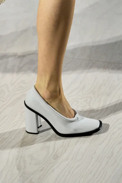 Look 27